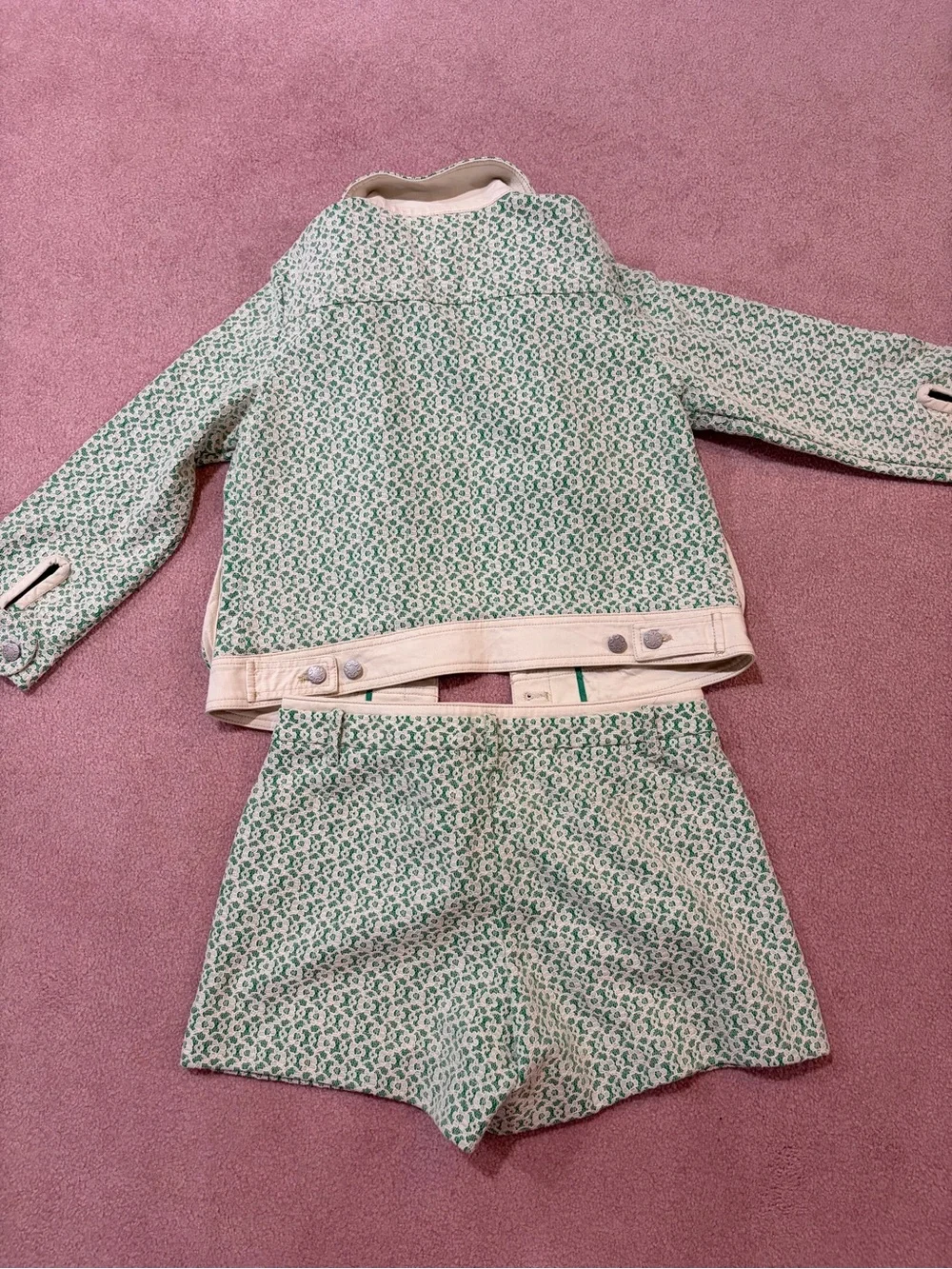 Cartonnier Green and Cream Lace Jacket and Shorts, jacket is a M, shorts size 8